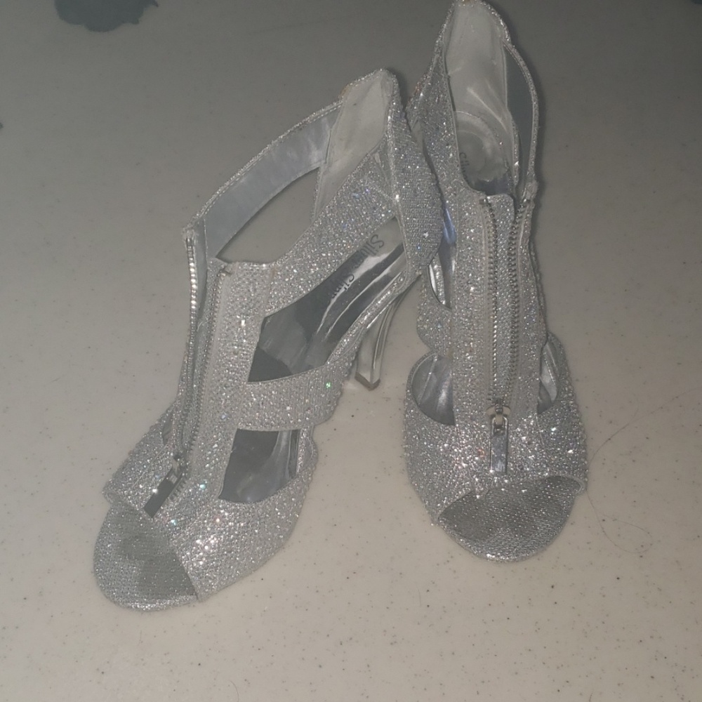 Silver sparkly zip up heels